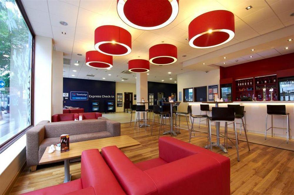 Travelodge London Woolwich Экстерьер фото