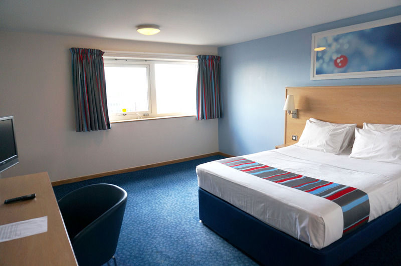 Travelodge London Woolwich Экстерьер фото