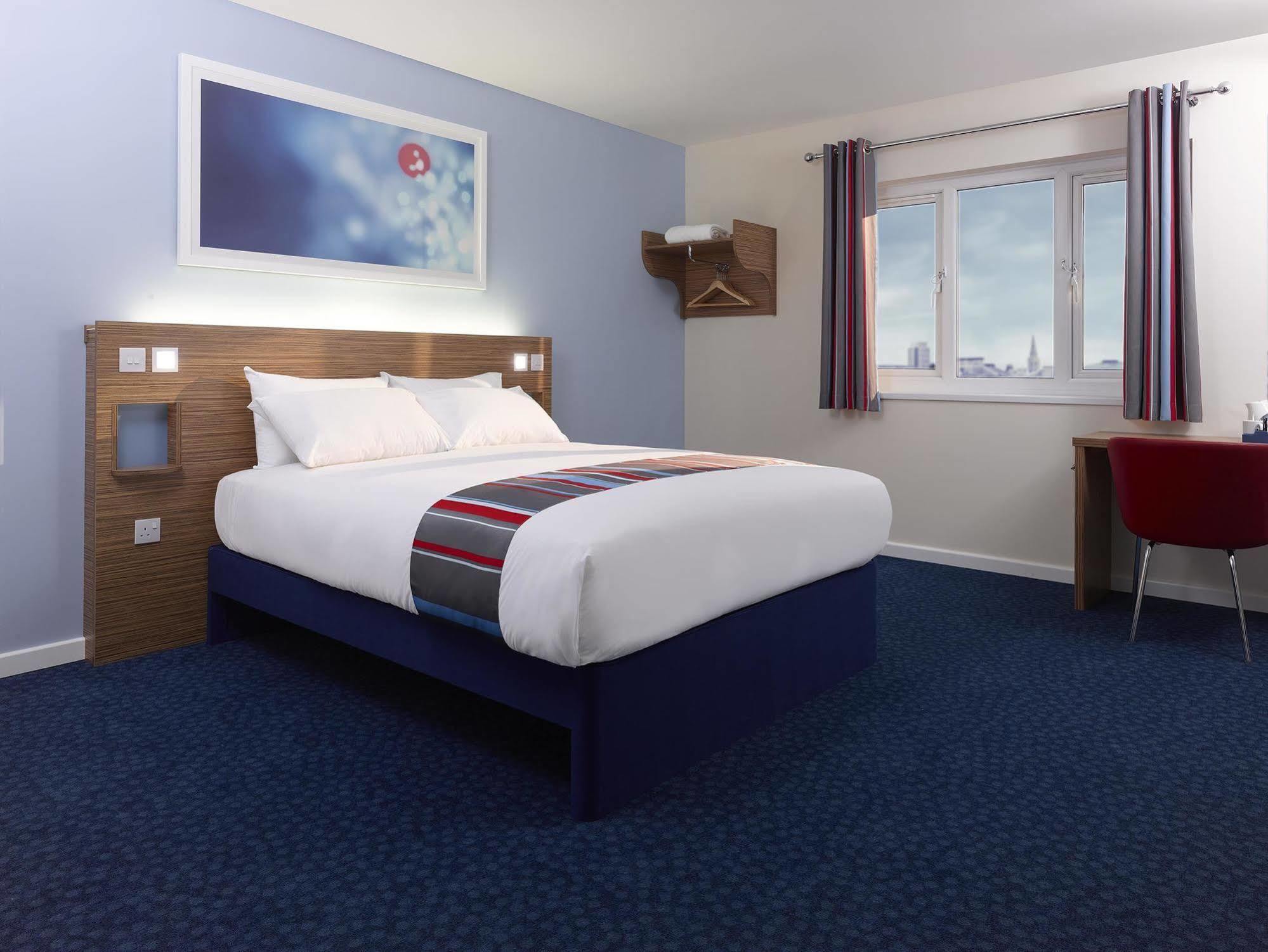 Travelodge London Woolwich Экстерьер фото